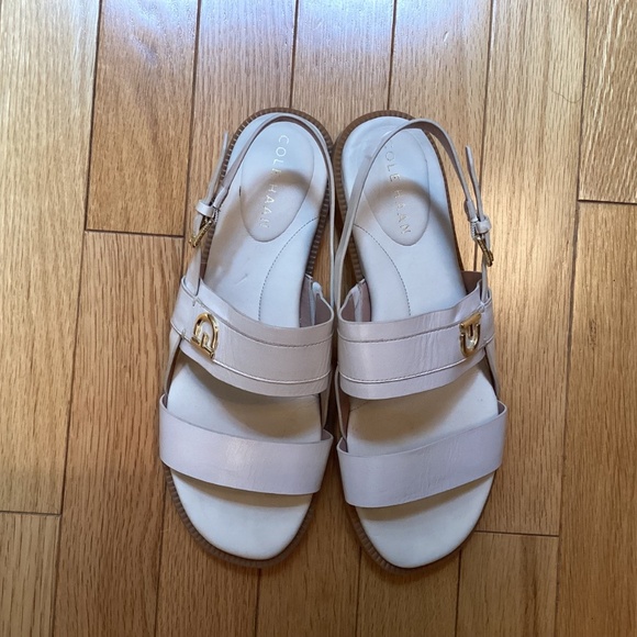Cole Haan Leather White Sandals, flat, size 7 - Picture 8 of 11